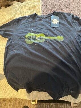 Life Is Good Dark Navy Tee with Yellow Accent
New w tag